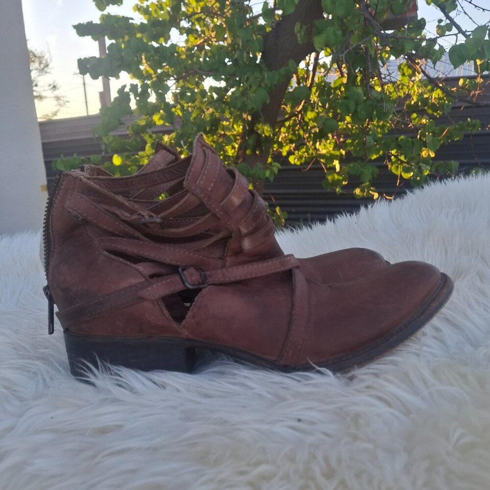 FREEBIRD SIZE 8
